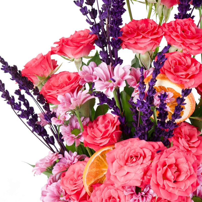 Lila Kutuda Pembe Biçme ve Çardak Aranjmanı