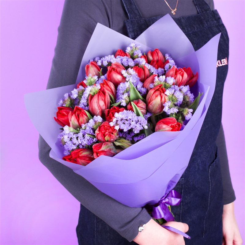 Kırmızı Lale Buketi Pamplona